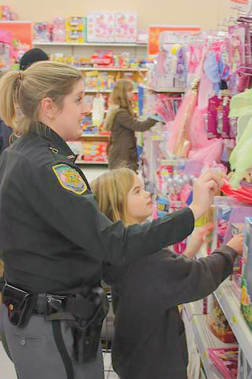 shop_with_a_cop_highlands_nc