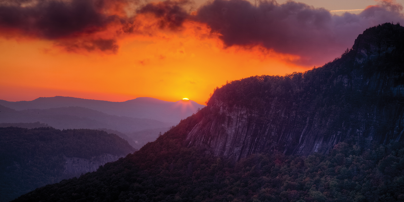 Whiteside_mountain_highlands_nc