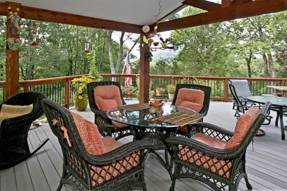 150-West-Knoll-Drive-highlands-nc-home-for-sale-deck
