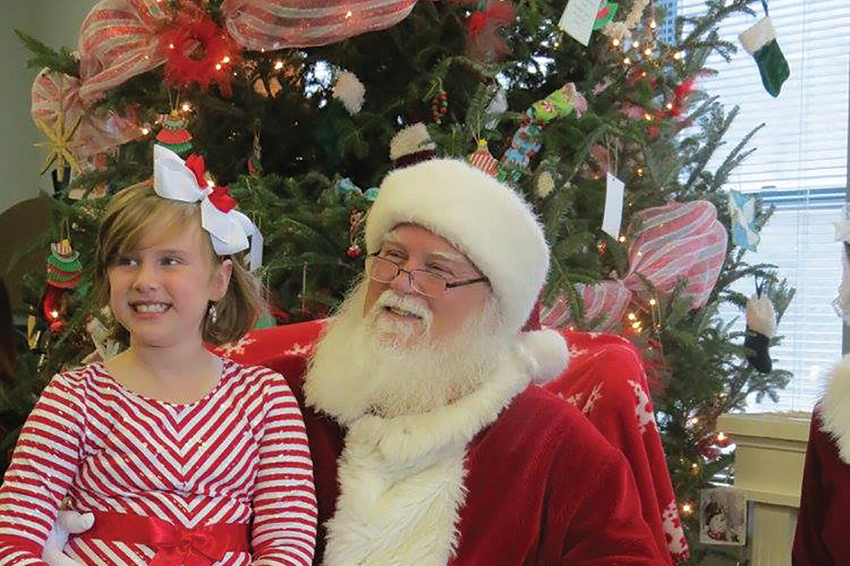 breakfast-with-santa-highlands-north-carolina