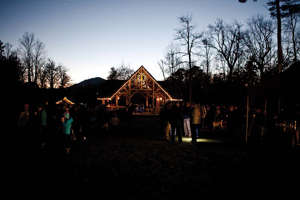 cashiers-christmas-tree-lighting-village-green-nc