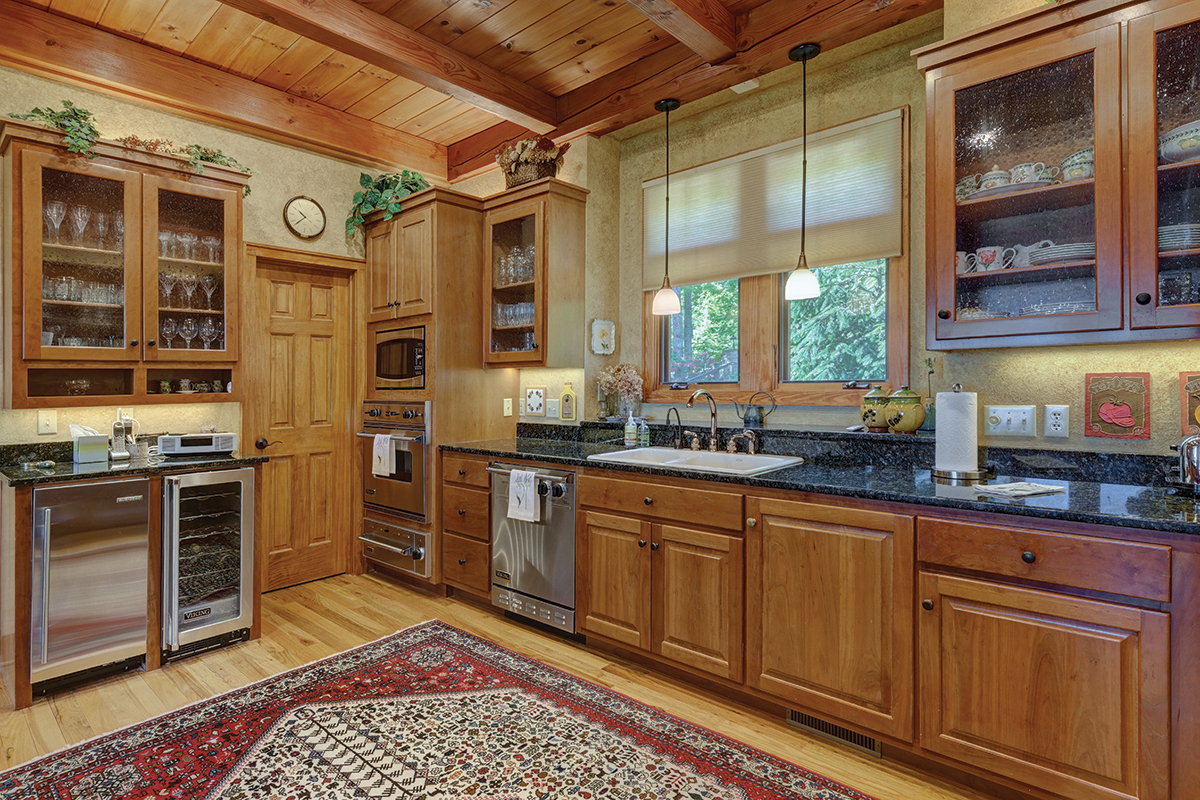highlands-cove-home-for-sale-nc-kitchen