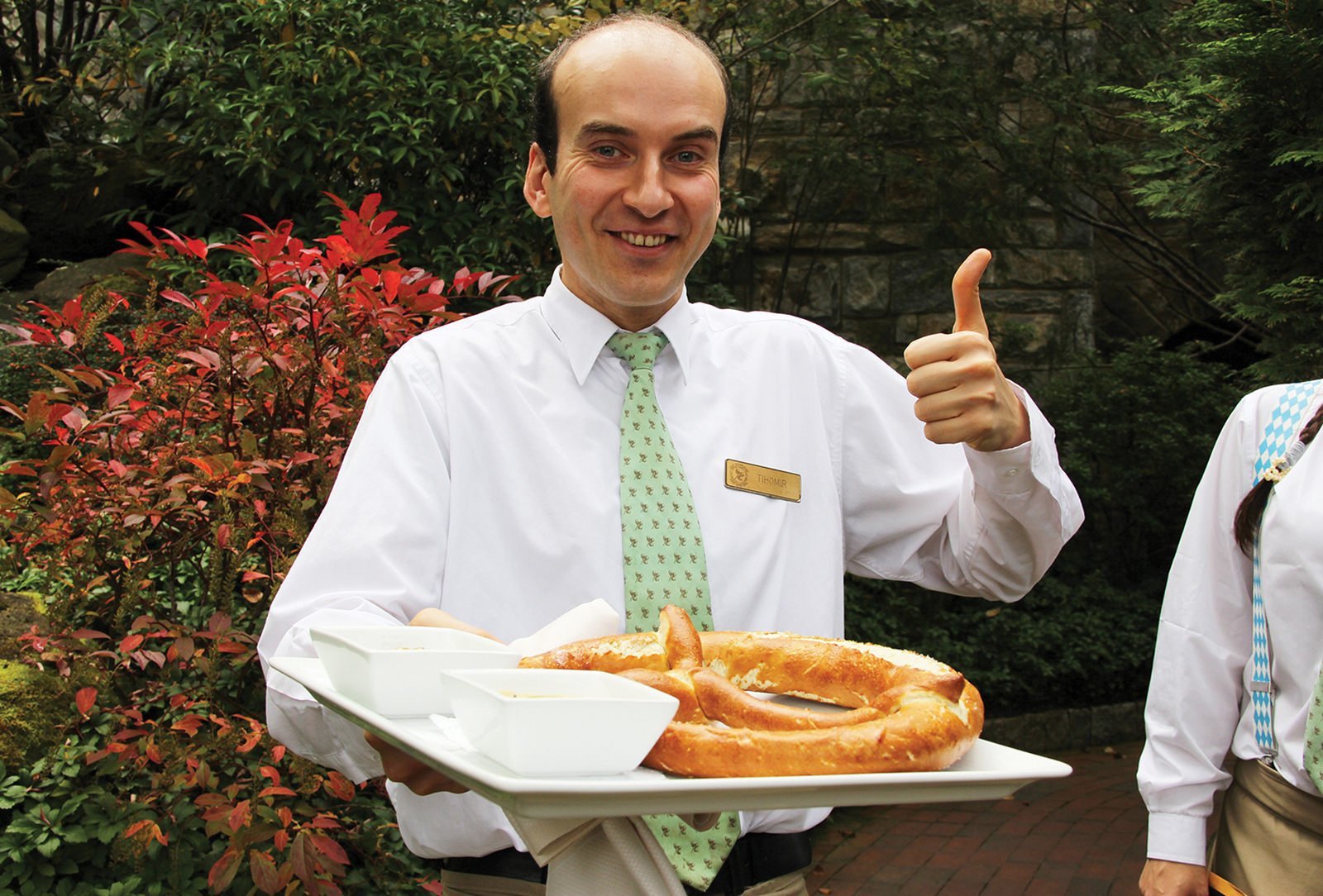 old-edwards-inn-highlands-nc-oktoberfest-biergarten-waitstaff