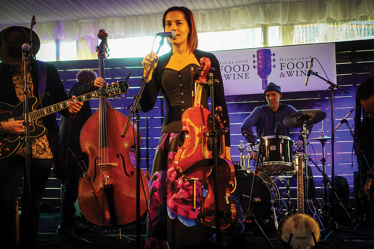 highlands-food-and-wine-nc-rhiannon-giddens-main-event