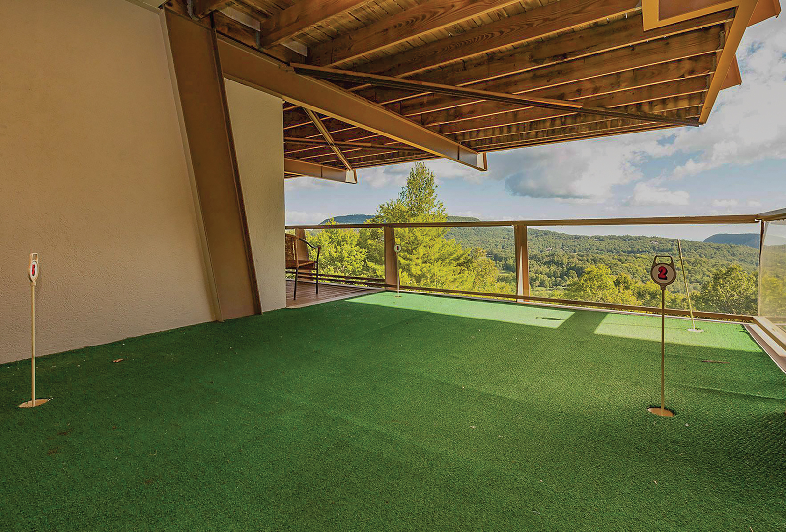 vacation-rental-highlands-nc-putting-view