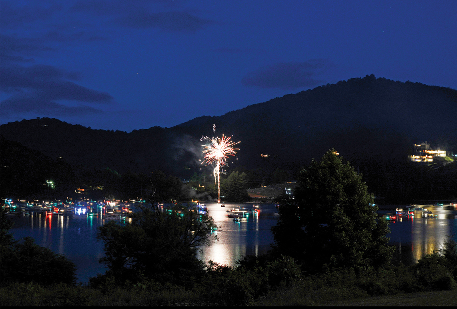 lake-glenville-fireworks-north-carolina