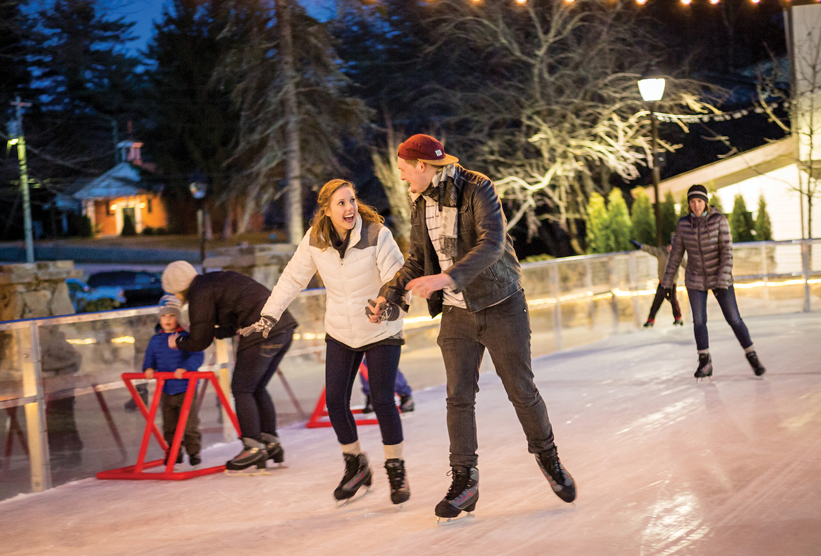 ice-skating-rink-skaters-the-highlands-north-carolina