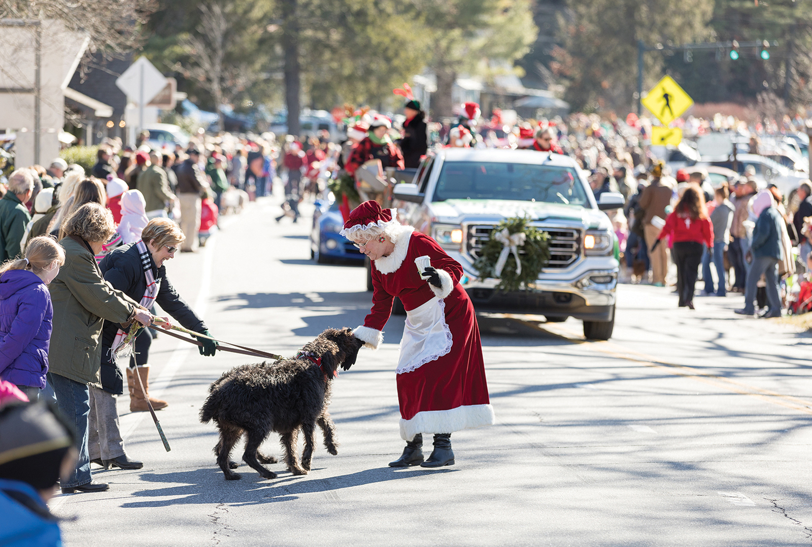 cashiers-christmas-parade-nc-mrs-clause