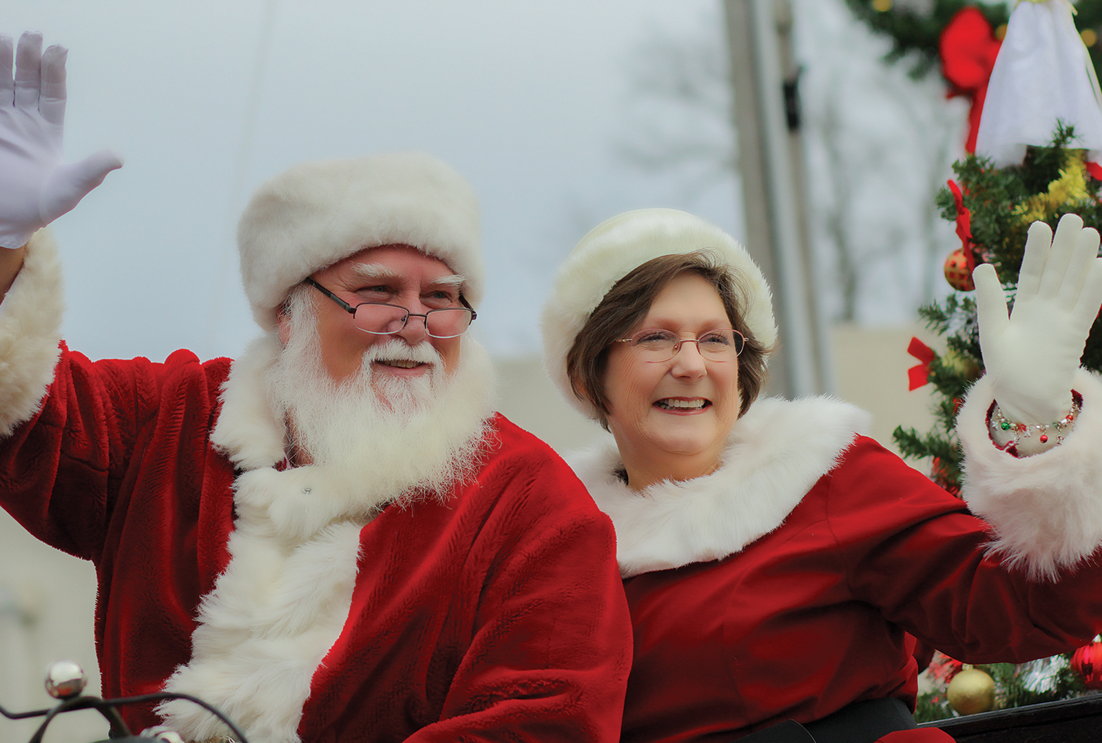 Christmas Parade Santa Mrs. Claus Highlands nc