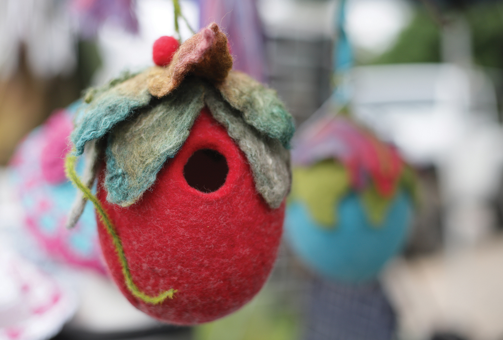 highlands-nc-saaruday-market-felt-birdhouse