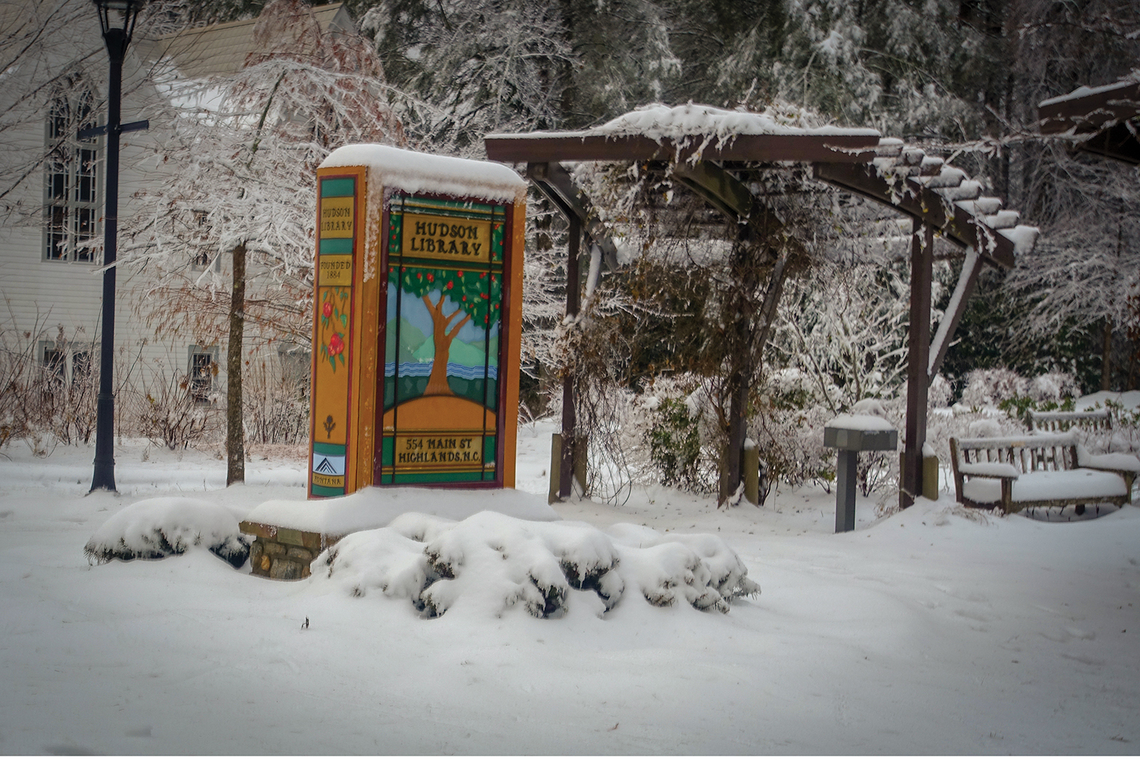 highlands nc hudson library snow