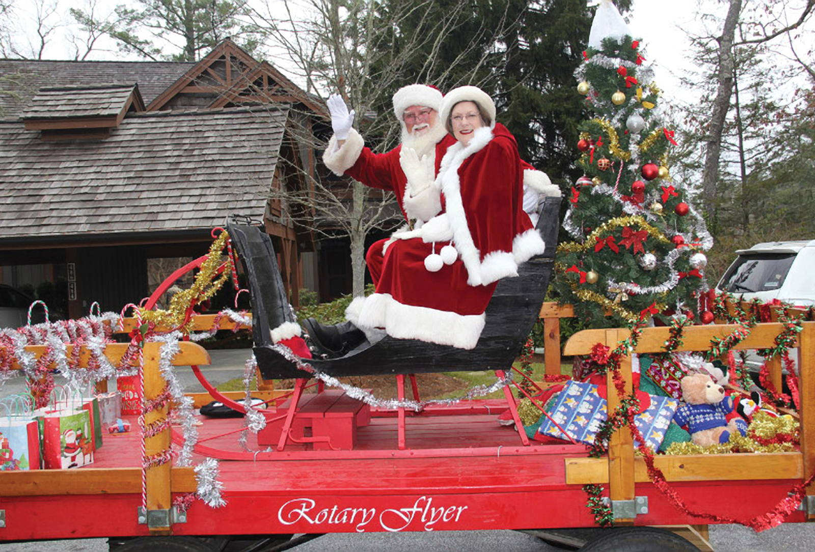 highlands nc christmas parade santa mrs clause