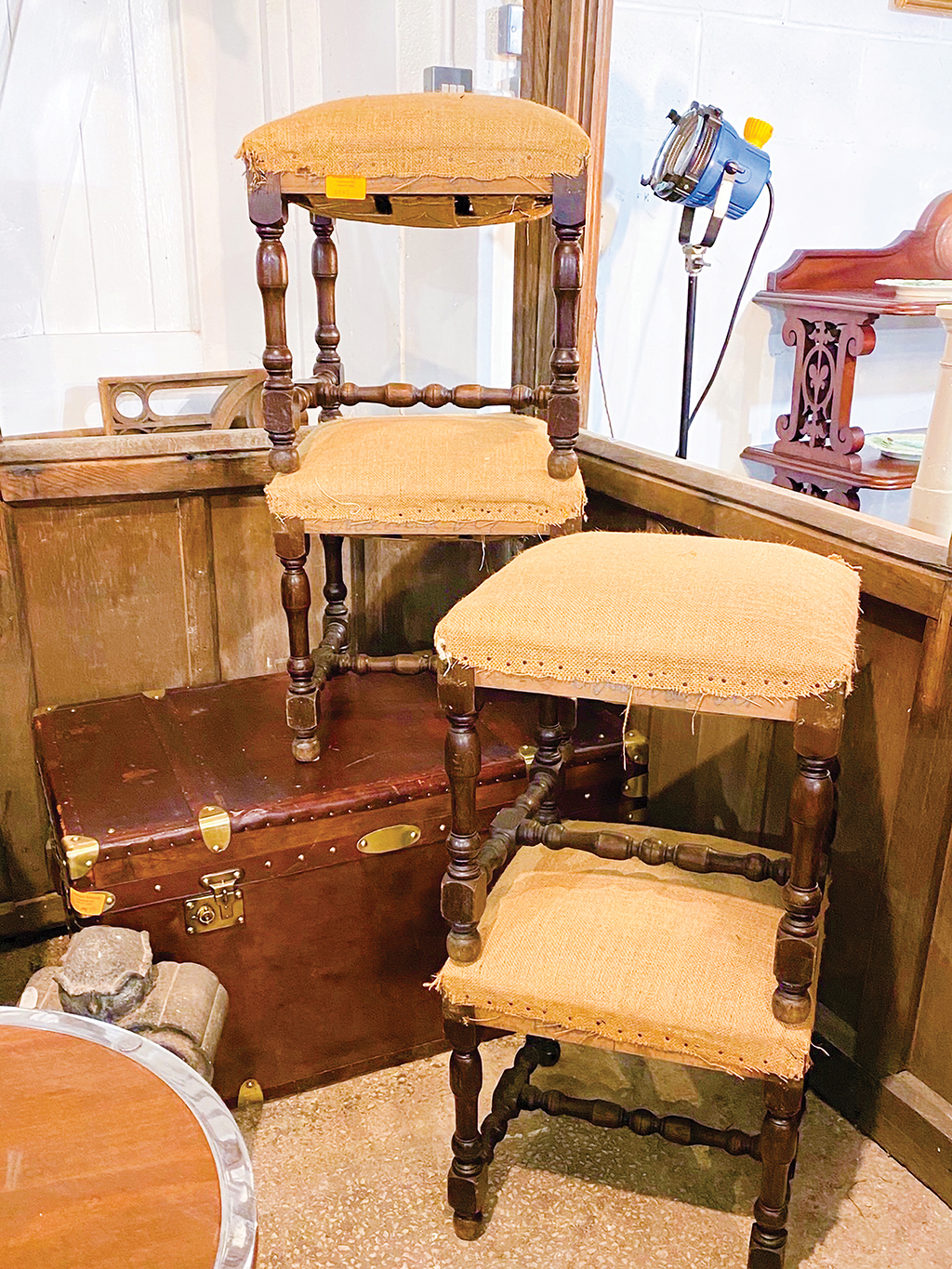 cashiers-nc-shopping-vivianne-metzger-antiques-stools