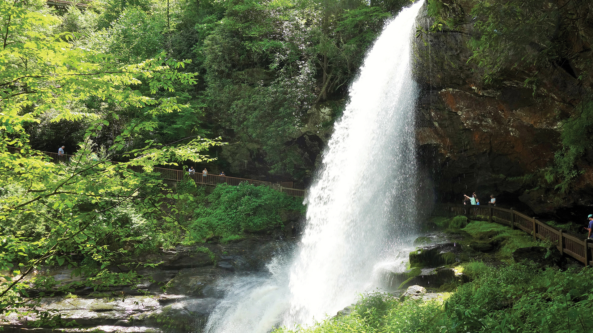 highlands-nc-dry-falls-waterfalls