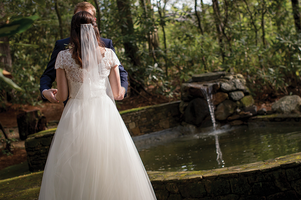 highlands-nc-wedding-hutchinson-house-pond