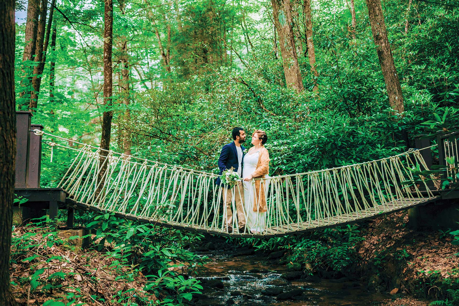 secret-waters-wedding-bridge-couple