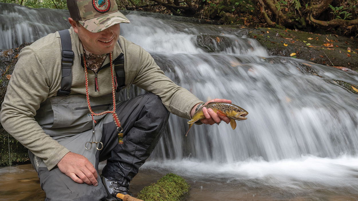 https://www.thelaurelmagazine.com/wp-content/uploads/2020/11/highlands-nc-cashiers-nc-fly-fishing.jpg