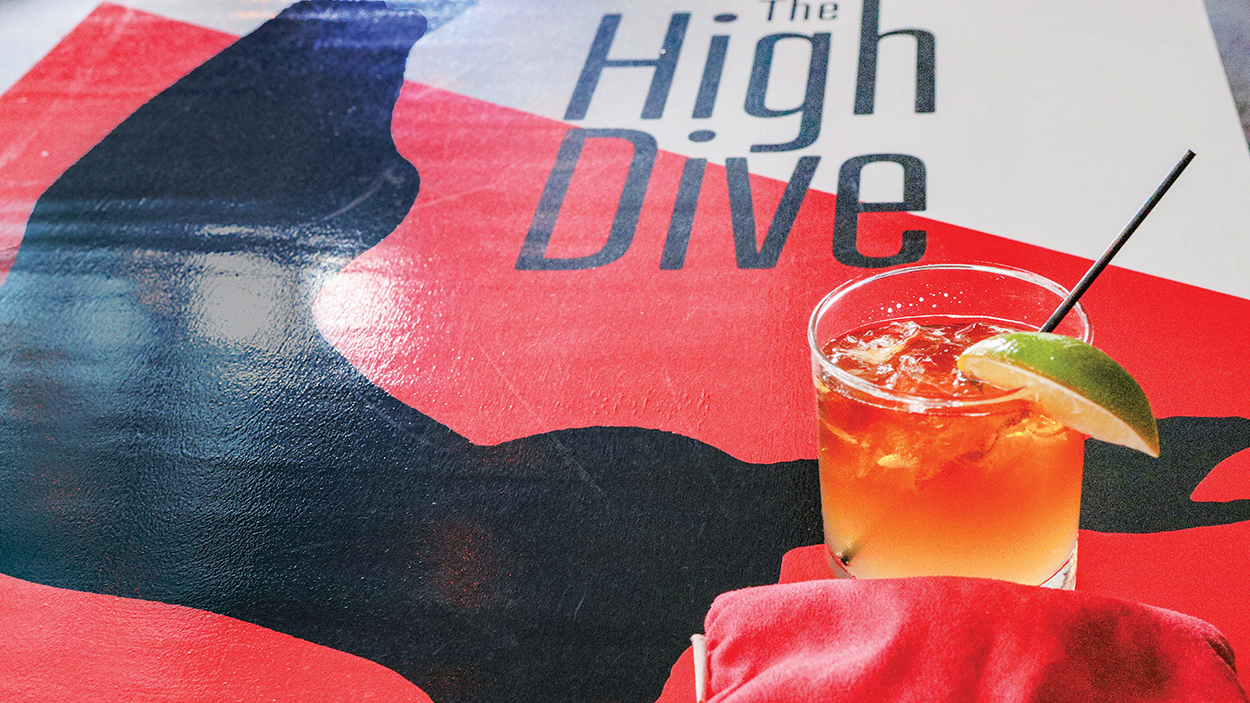 highlands-nc-restaurant-truckin-at-the-high-dive-drink