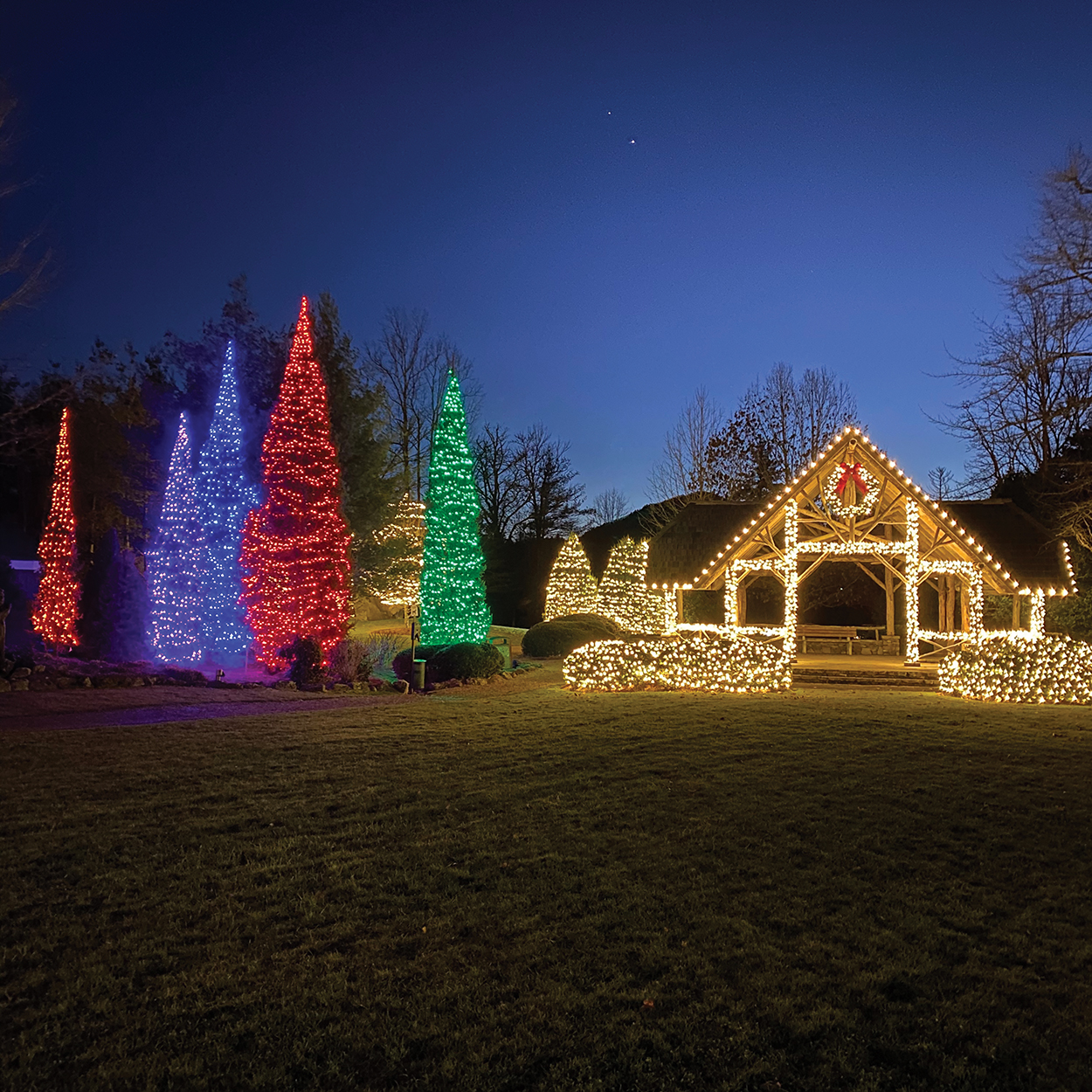 cashiers-nc-village-green-christmas-lights-colorful