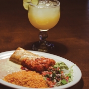 highlands-nc-dining-Los Vaqueros-drink-and-food