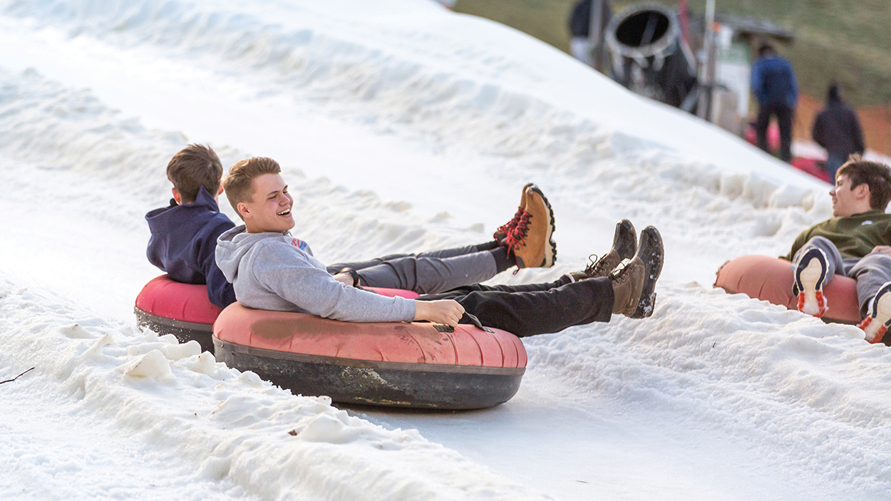 highlands-nc-outpost-snowtubing-guy