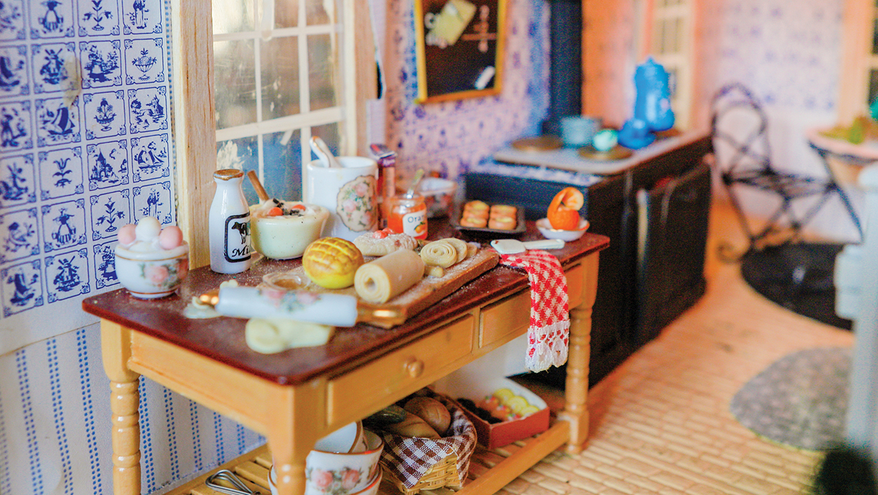 highlands-nc-history-doll-house-kitchen