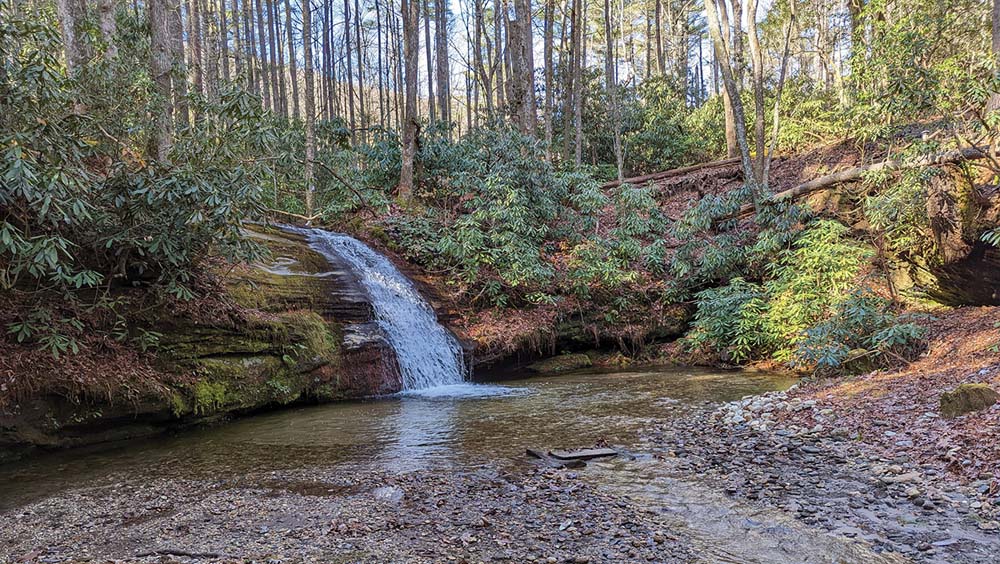 highlands-nc-horse-cove-waterfall