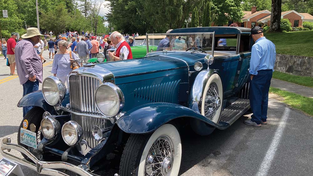 highlands-nc-motoring-festival-blue-car