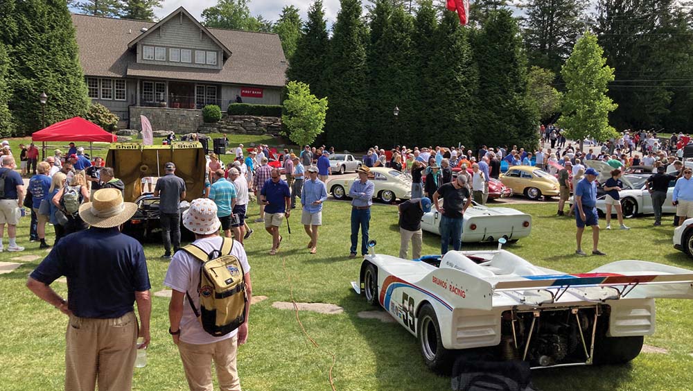 highlands-nc-motoring-festival-crowd