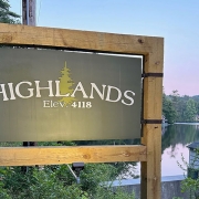 highlands-nc-chamber-of-commerce-refurbished-welcome-signs