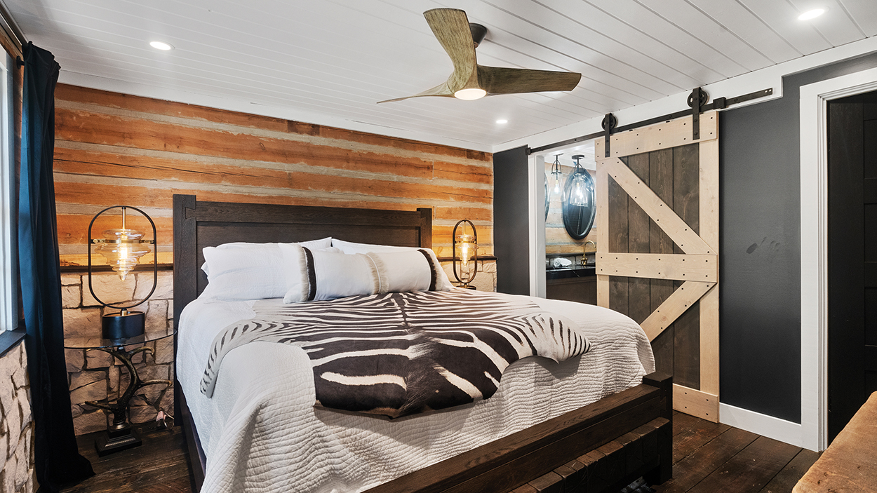 highlands-nc-home-for-sale-chestnut-street-bedroom